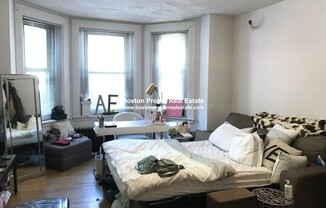 289 Newbury St.