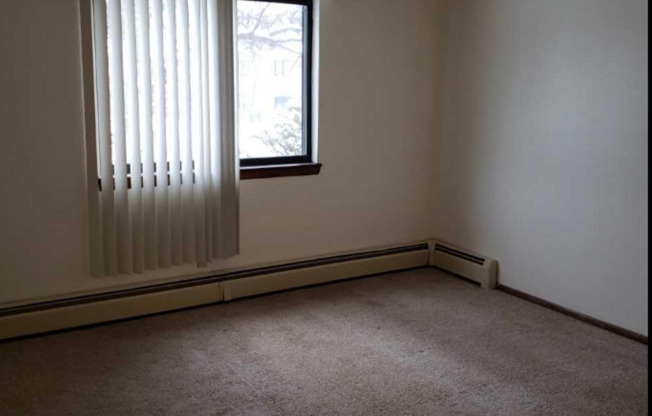 2 beds, 1.5 baths, 850 sqft, $1,050, Unit 9575-23