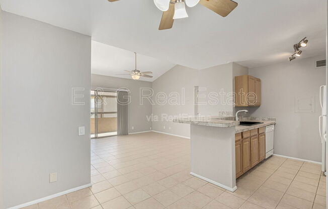 2 beds, 2 baths, 864 sqft, $1,450, Unit F202