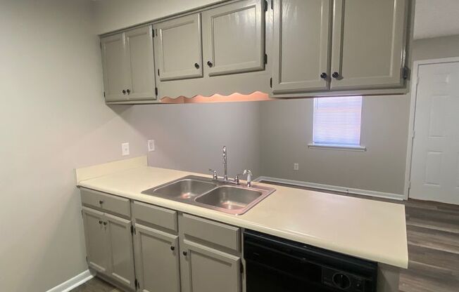 1 bed, 1 bath, 800 sqft, $695, Unit Unit 36