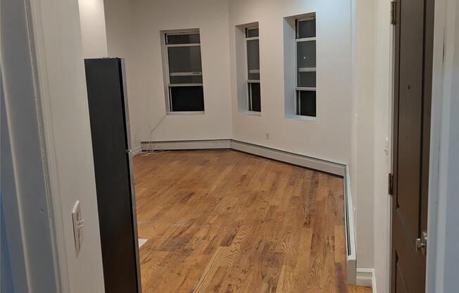 1351 PUTNAM AVE