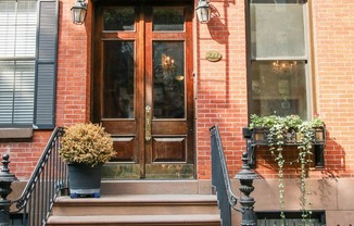233 W 16 ST