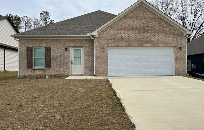 Home for Rent in Jasper, AL!!! Available to View Now!!! SIGN A 13 MONTH LEASE BY 5/15/24 TO RECEIVE A $500 GIFT CARD UPON MOVE IN!