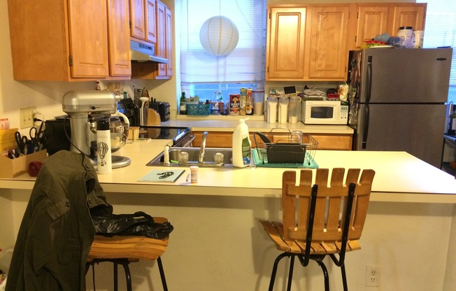 2 beds, 1 bath, 1,393 sqft, $2,800, Unit 03-B3