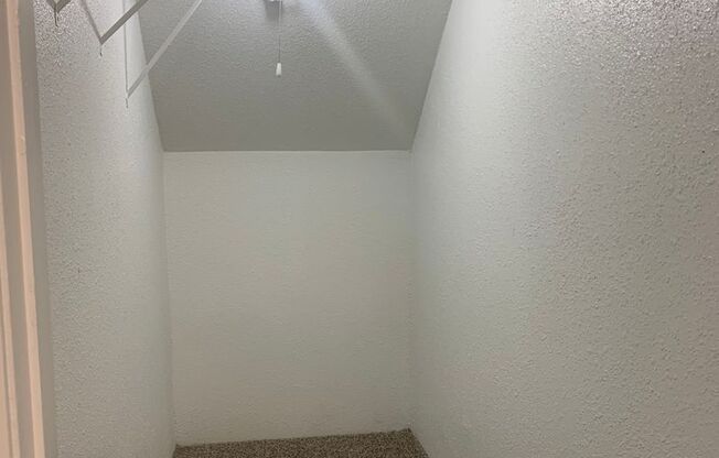 2 beds, 2 baths, 1,038 sqft, $1,085, Unit 0804