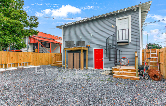 2230 AMELIA ST