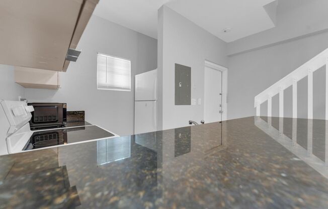 1 bed, 1.5 baths, 693 sqft, $1,950, Unit 208