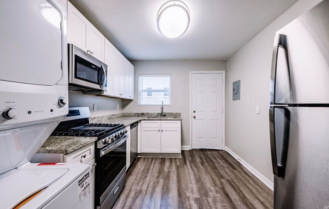 2 beds, 1 bath, 850 sqft, $1,250, Unit 00-E8