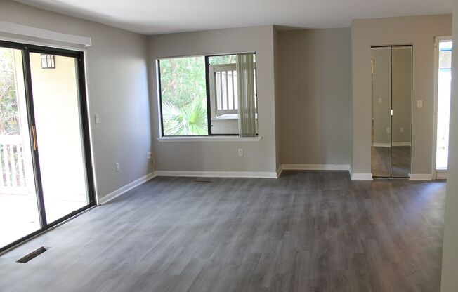 First Floor South End Condo - Palmetto Bay Villa