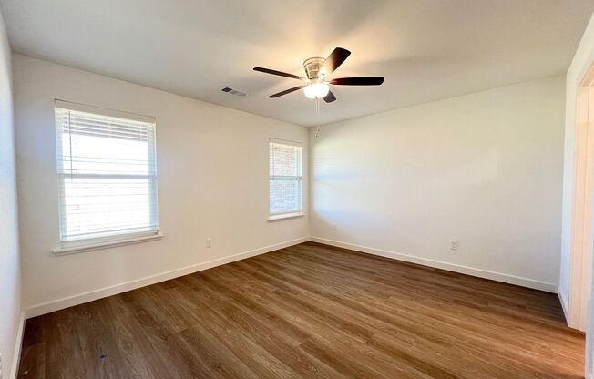 3 beds, 2 baths, 1,300 sqft, $1,550, Unit 617 69th Ave