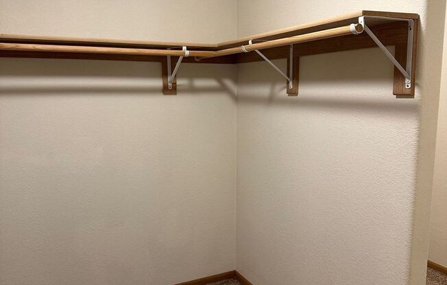 1 bed, 1 bath, 1,371 sqft, $1,825, Unit 33562