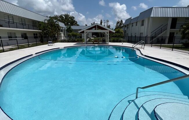 2 beds, 1.5 baths, 800 sqft, $1,450, Unit 215