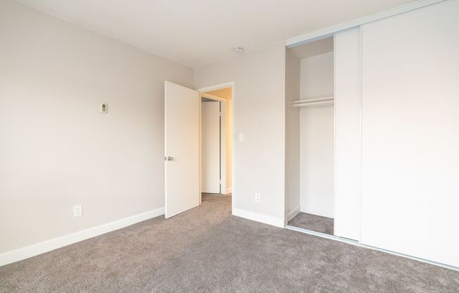 2 beds, 2 baths, 925 sqft, $1,995, Unit 16