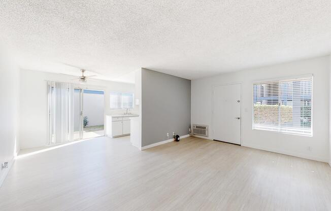 CEILING FAN IN DINING AREA