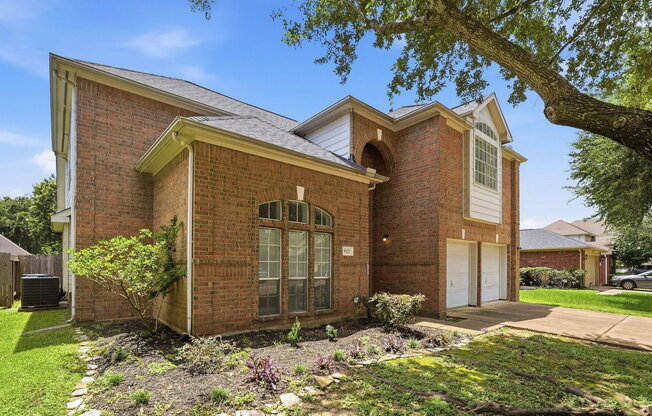 9322 EAGLEWOOD GLN TRL