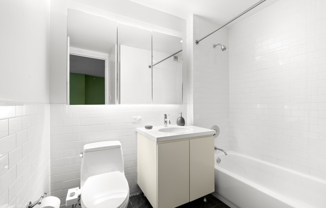 1 bed, 1 bath, 510 sqft, $3,850, Unit 17F