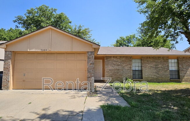 7304 LEA PL