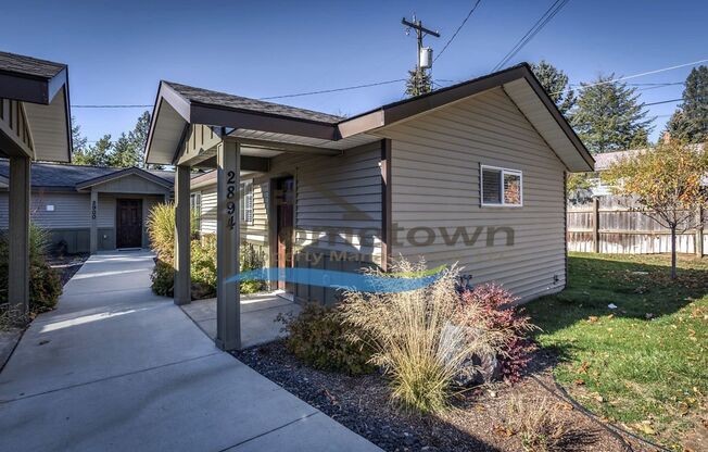 Beautiful 1 Bed 1 Bath Cottage Centrally Located in Coeur d'Alene