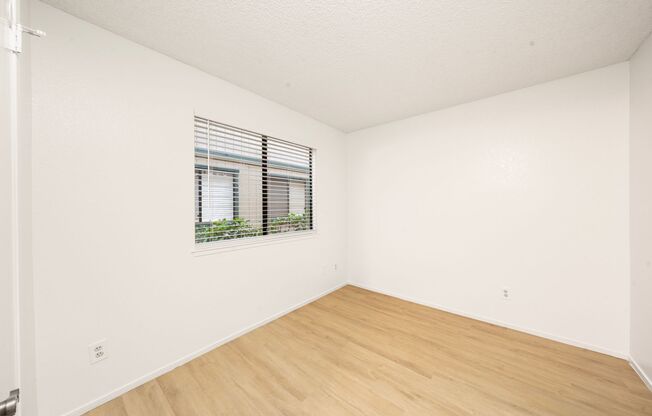 2 beds, 1 bath, $1,750, Unit # 5