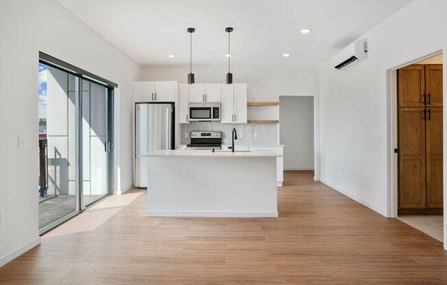 2 beds, 2 baths, 966 sqft, $2,900, Unit 518