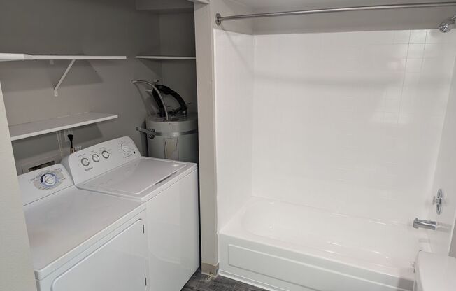 1 bed, 1 bath, 677 sqft, $1,640, Unit J204