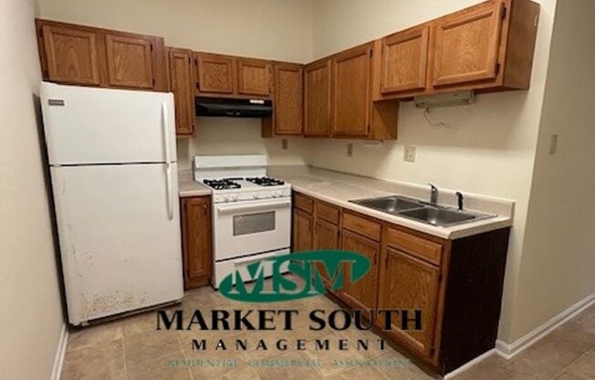 2 beds, 1 bath, $1,495, Unit Unit B