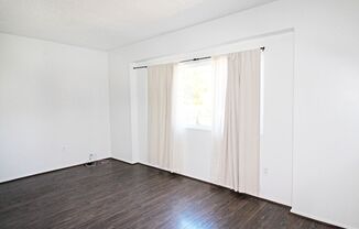 2bed/1 bath walking distance to BART! FREE laundry! ONE MONTH FREE!