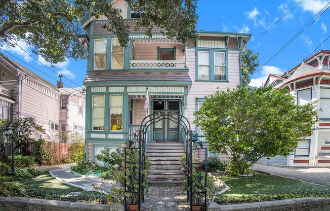 1231 Park Ave #E - 1 bedroom | 1 bathroom | Upper unit