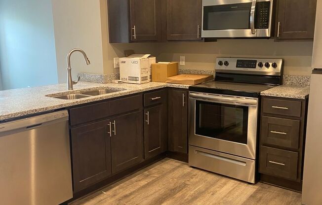 1 bed, 1 bath, 695 sqft, $715, Unit 123
