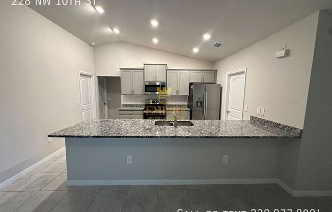 228 NW 10 ST