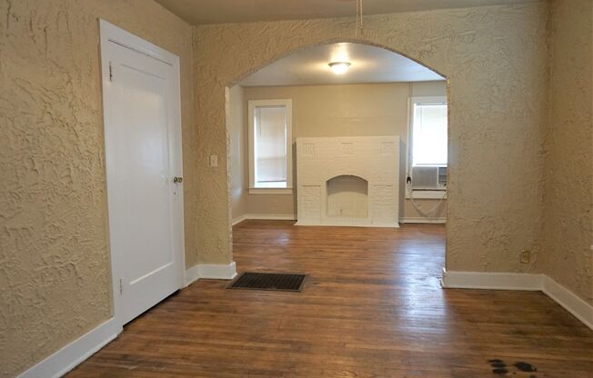 1 bed, 1 bath, 780 sqft, $675, Unit 1130 NE 17th St