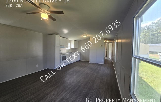 1306 RUSSELL DR
