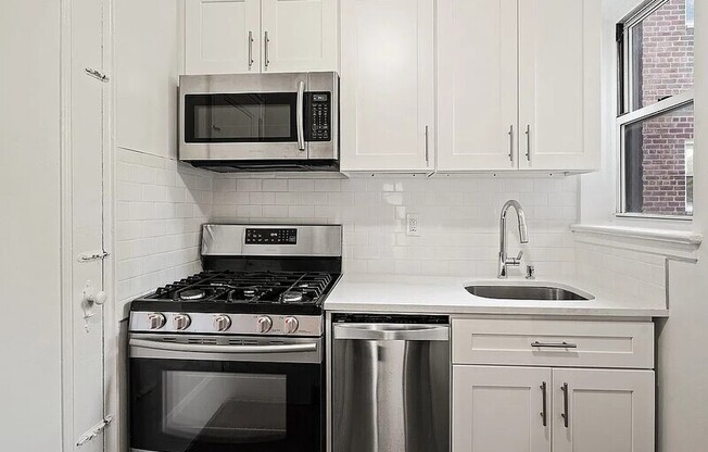 640 W 231 ST