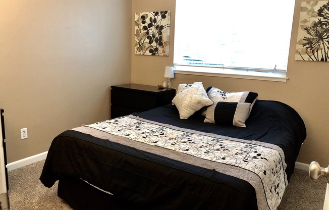 Beautiful 3 Bedroom 2 Bath Home~ Adorable!