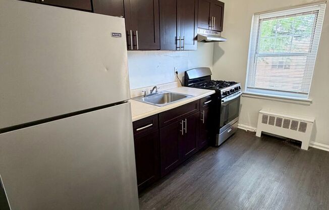 1 bed, 1 bath, 800 sqft, $1,525, Unit 419 32-H
