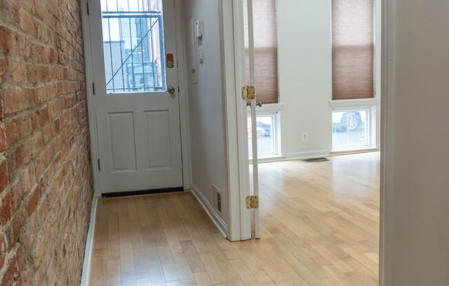 Charming Capitol Hill Home Near Lincoln Park – Modern Comfort Meets Historic Elegance