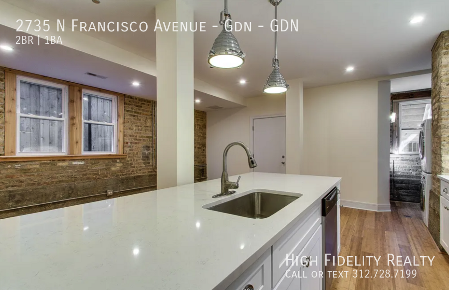 2735 N Francisco Ave