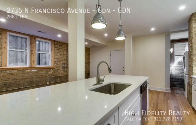 2735 N Francisco Ave