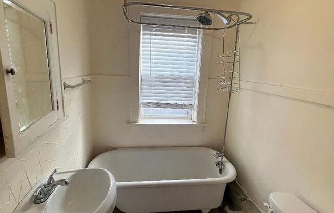 Studio, 1 bath, 366 sqft, $810, Unit 308