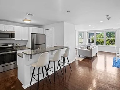 165 W 6 ST