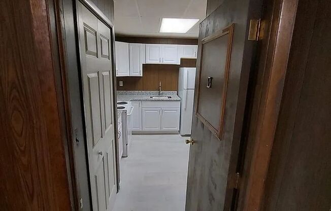 1 bed, 1 bath, 325 sqft, $1,095, Unit UNIT 6 *