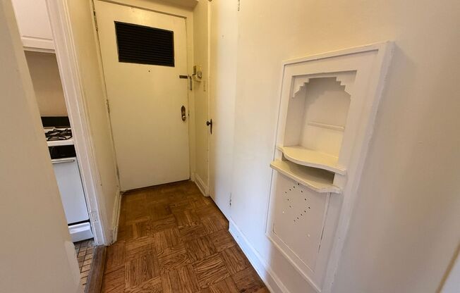 1 bed, 1 bath, $1,145, Unit 102