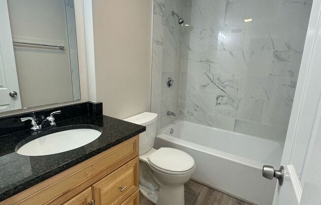 2 beds, 1 bath, 680 sqft, $2,350, Unit 25-32