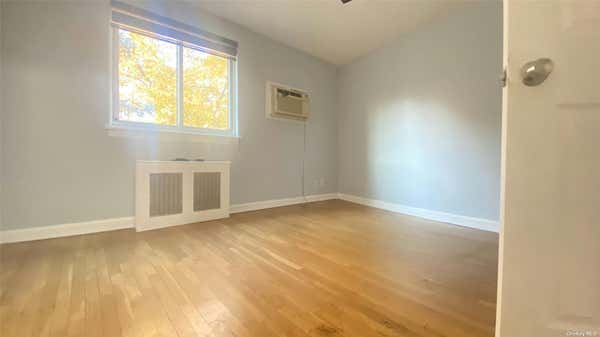 3 beds, 1 bath, $2,900