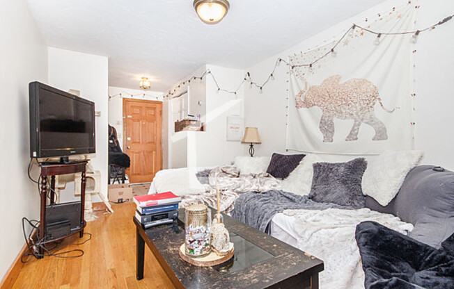 39 Charles St Apt 4M