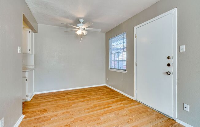 2 beds, 1 bath, 750 sqft, $1,100, Unit K706 - 307 - 107