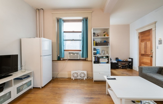 1 bed, 1 bath, 445 sqft, $2,700, Unit 608