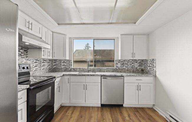 Charming 4 Bedroom 2 Bath single family house in Columbia City