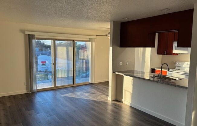 1 bed, 1 bath, 600 sqft, $1,400, Unit #11