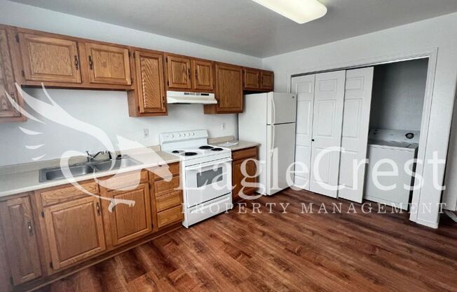 2 beds, 1 bath, 700 sqft, $950, Unit Unit 202